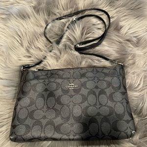 Black coach handbag in good condition